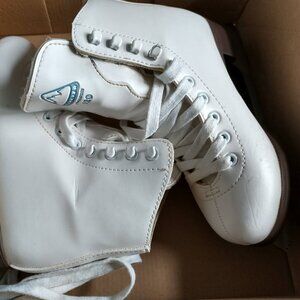 Glacier by Jackson Girls Figure Skates GSU 121 size 2  EUR 32 / JPN 20